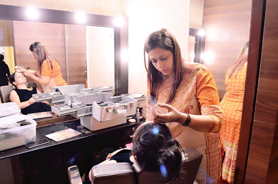 mo2 - Makeover Unisex Beauty Salon in Haldwani, Uttarakhand